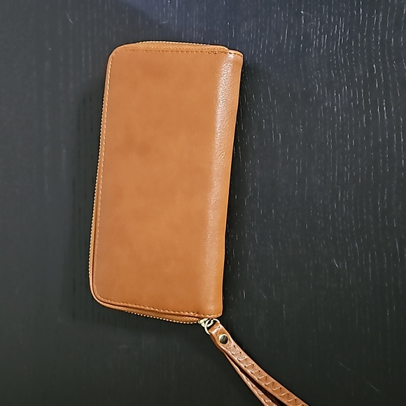 Convertible Satchel/tote with wallet - Picture 5 of 6